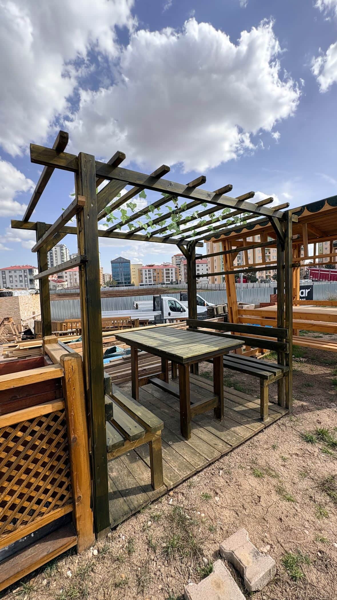 Geniş verandalı A-Frame ahşap bungalov projemiz