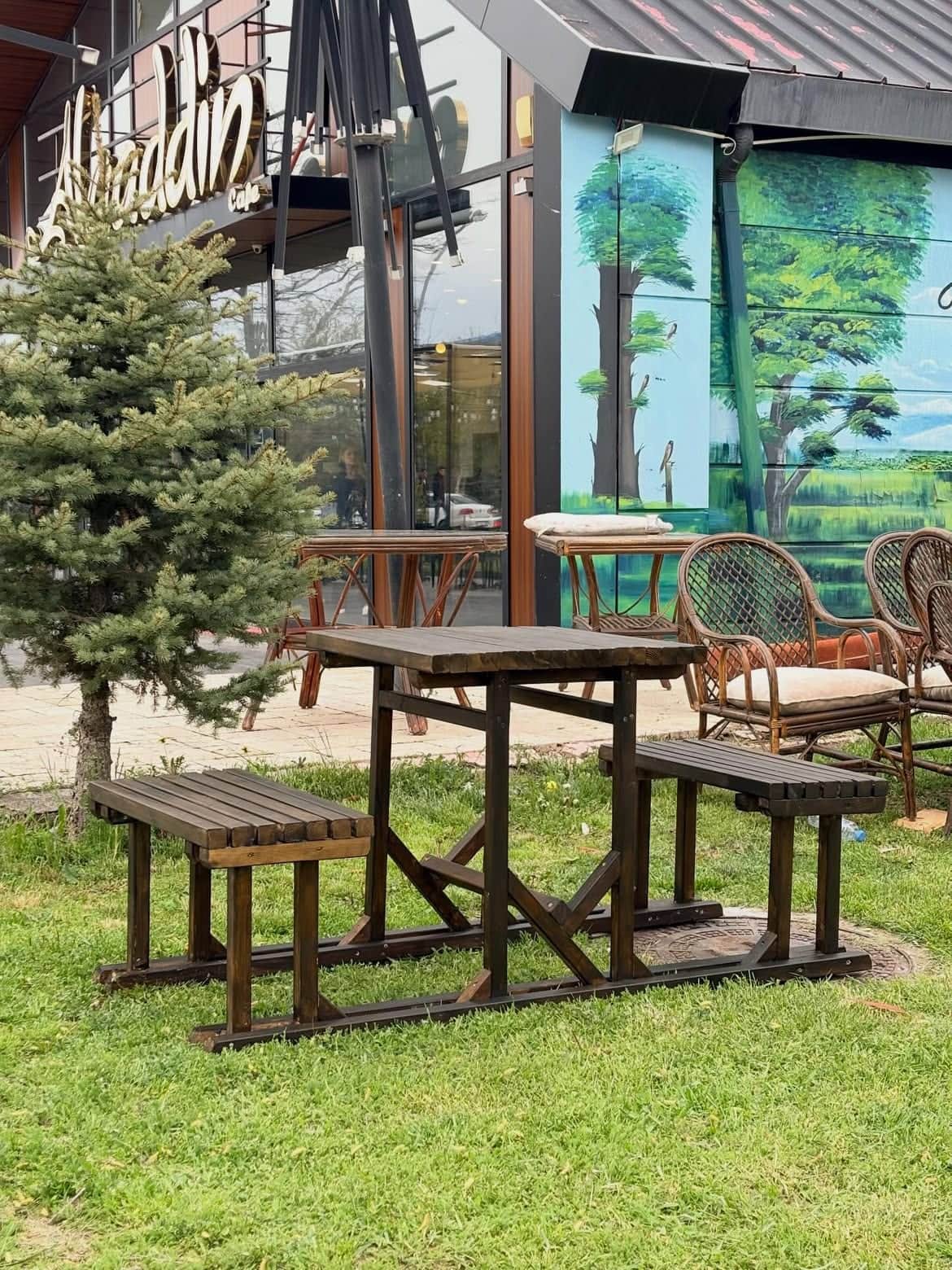El yapımı ahşap masa – özel tasarım mobilya örneği